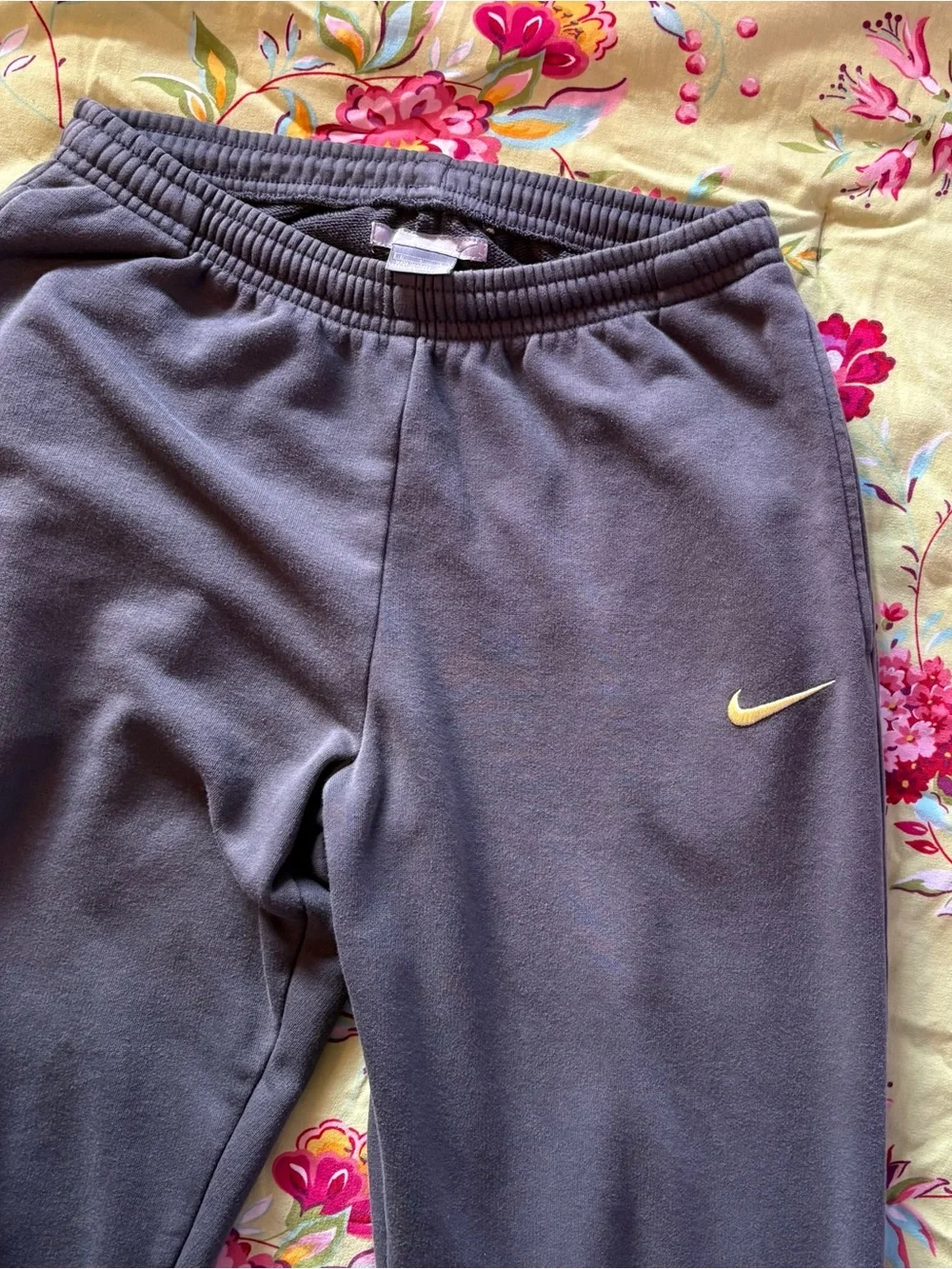 Nike Real Vintage Y2K Gray Sweatpants Men’s Small 30” Inseam 7.5” Leg Opening